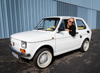 Том Ханкс продаде своя Polski Fiat за $83 500 с благотворителна цел