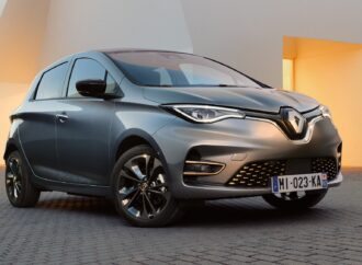 Обновление за Renault ZOE – вече и със стандартна автоматична аварийна спирачка