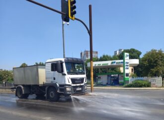 Мият улиците на София допълнително заради горещините