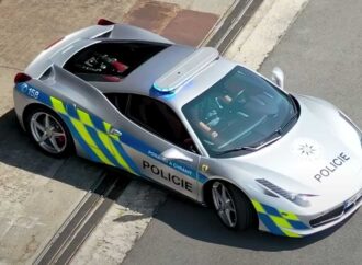 Чехия конфискува Ferrari 458 Italia и го превърна в полицейска кола