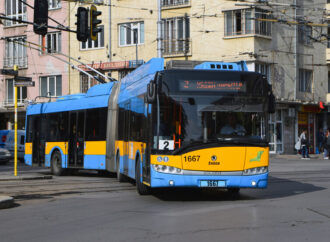 От 1 септември – намалени годишни карти за градски транспорт в София за младежи до 26 г. и родители