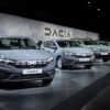 Dacia показва новата си брандова идентичност пред клиенти на изложението в Париж