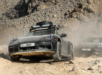 На 16 ноември дебютира офроуд Porsche 911 с име Dakar