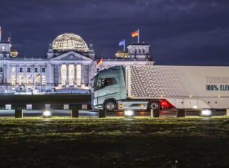 От Мюнхен до Берлин само на ток с 39-тонен камион