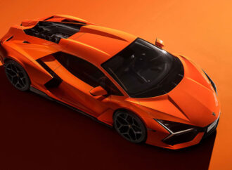 Наследникът на Lamborghini Aventador се нарича Revuelto и е V12 хибрид с 1015 к.с.