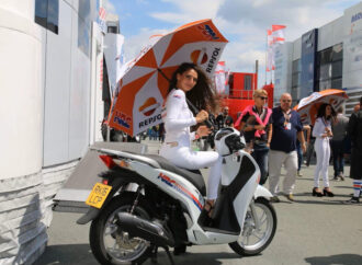Първата българка от Moto GP избра Honda награда